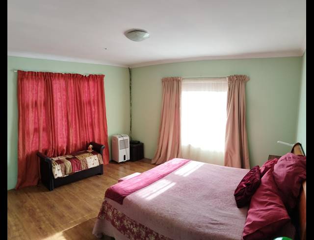 2 BEDROOM FREESTANDING FOR SALE IN SCHEEPERSHOOGTE